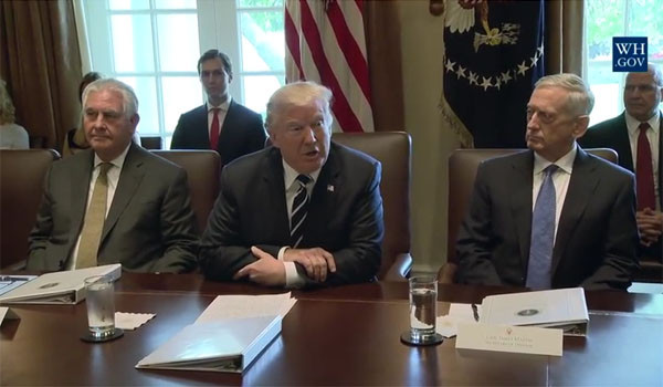 ▲ 도널드 트럼프 美대통령이 오는 11월 7일 한국을 방문한다고 美백악관이 공식발표했다. 트럼프 美대통령은 아시아 순방기간 동안 일본과 중국에서는 이틀, 한국과 베트남, 필리핀에서는 하루를 묵을 예정이다. 사진은 각료회의에서 발언하는 트럼프 美대통령. ⓒ美백악관 유튜브 채널영상 캡쳐.