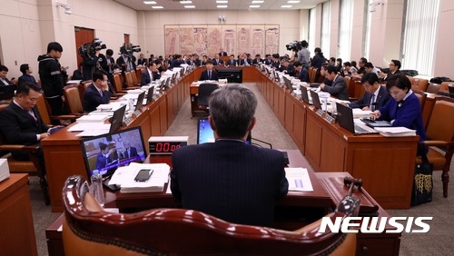 ▲ 교육부 소관 기관 12곳에 대한 국회 교육문화체육관광위원회 국정감사가 17일 서울 여의도 국회의사당에서 진행됐다. ⓒ뉴시스