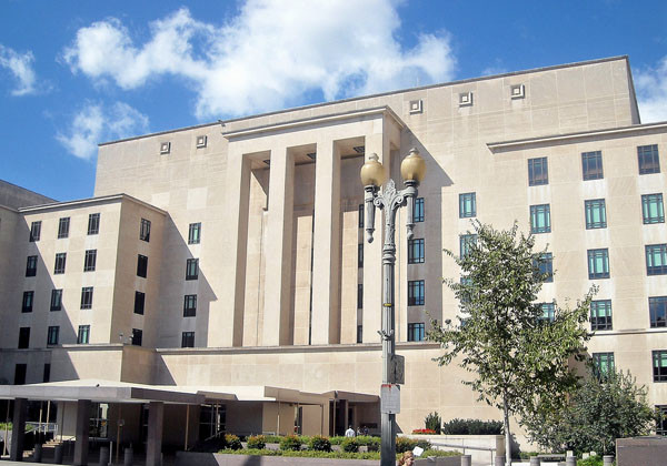 ▲ 美국무부가 "지금은 북한과 대화를 할 때가 아니라 북한이 치를 핵개발을 대가를 더욱 키울 때"라고 밝혔다. 사진은 美국무부 청사인 트루먼 빌딩. ⓒ위키피디아 공개사진.