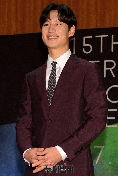 ▲ 왼쪽부터 지세연 프로그래머, 안성기 집행위원장, 정지영 심사위원장, 이제훈, 이주영 특별심사위원장 ⓒ 뉴데일리 공준표