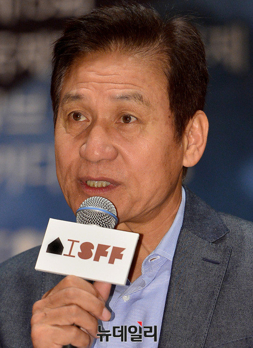 ▲ 왼쪽부터 지세연 프로그래머, 안성기 집행위원장, 정지영 심사위원장, 이제훈, 이주영 특별심사위원장 ⓒ 뉴데일리 공준표