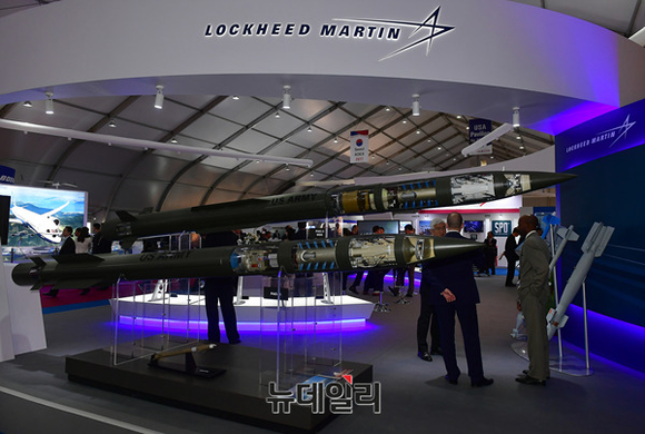 ▲ 록히드마틴의 PAC3 미사일 모형 ⓒ 뉴데일리 정상윤