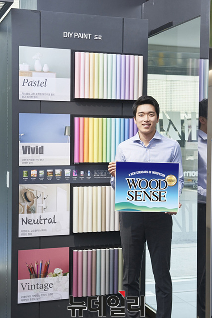 ▲ 목재 보호용 페인트 우드센스.ⓒKCC