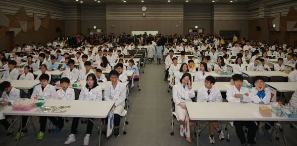 ▲ 지난해 바이오페스티벌 실험경연대회 모습.ⓒ충북도