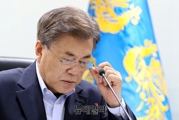 ▲ 22일 문재인 대통령은 최근 신고리 공론화위원회의 신고리5,6호기 건설 재개 입장에 대한 공식 입장을 밝혔다. ⓒ 청와대 제공