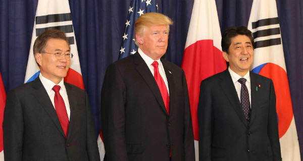 ▲ 문재인 대통령과 도널드 트럼프 美대통령, 아베 신조 日총리. ⓒ뉴시스. 무단전재 및 재배포 금지.