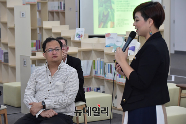 ▲ 24일 오전 동작구 대방동에 위치한 서울여성플라자에서 서울시 주최 '2017 미래혁신포럼 제3세션 : 페미니즘과 LGBT 그리고 민주주의' 포럼이 진행되고 있다.ⓒ뉴데일리.