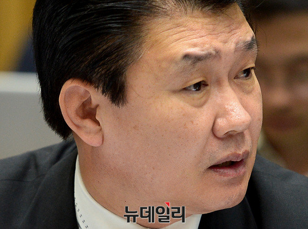 25일 국회 국토위의 서울시 국정감사에 참석한 정용기 자유한국당 의원.ⓒ뉴데일리 공준표 기자.