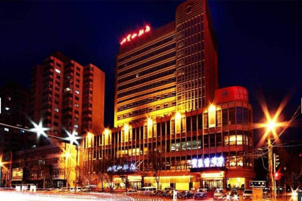 ▲ 中선양에 있는 '칠보산 호텔'. 中홍샹그룹과 北외화벌이 기관이 함께 운영하던 업소다. ⓒ호텔스 닷컴 홍보사진 캡쳐.