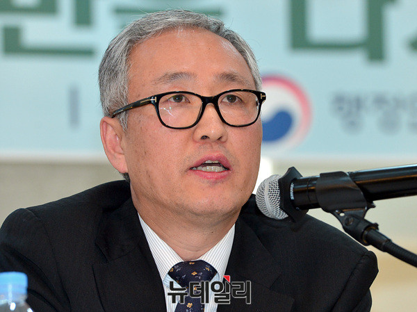 ▲ 주제발표 하는 남정옥 박정희기념재단연구위원 ⓒ 뉴데일리 공준표