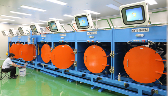 ▲ 기밀 시험 중인 수소연료탱크.ⓒ일진복합소재