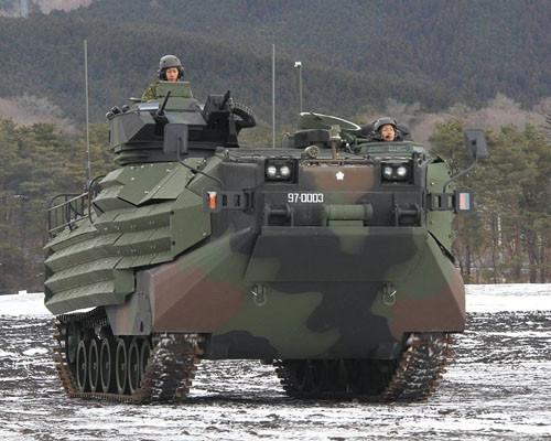 ▲ 日자위대는 수륙기동단을 창설하기 위해 관련 장비들을 이미 도입해 놓고 있다. 사진은 한국 해병대도 사용 중인 AAAV 수륙양용장갑차. ⓒ위키피디아 공개사진.