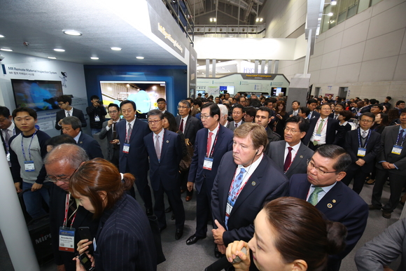 ▲ 한국전력이 주관하는 2017년 빛가람 국제 전력기술 엑스포(BIXPO)가 1일 광주 김대중컨벤션센터에서 개막했다. ⓒ 한국전력