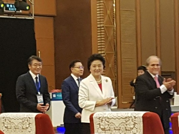▲ ABU 총회를 찾은 류옌둥 중국 부총리(왼쪽에서 세 번째).  ⓒ KBS