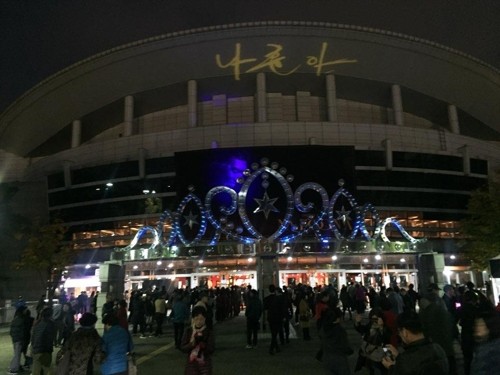 ▲ 3일 3천500여 관객이 모여든 나훈아 컴백 공연장.  ⓒ 연합뉴스 이은정 기자