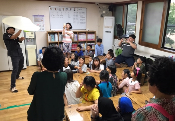 ▲ MP그룹, 영남지역 4개 아동센터서 '피자 만들기 행사' 진행. ⓒMP그룹