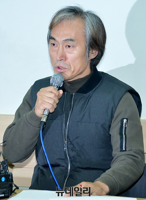 ▲ 기자회견에 임하고 있는 배우 조덕제.  ⓒ 공준표 기자