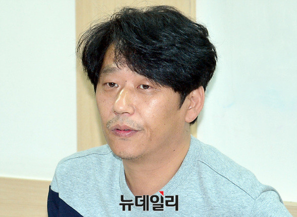 ▲ 공식입장을 밝히고 있는 이지락 메이킹영상 촬영 감독.  ⓒ 공준표 기자