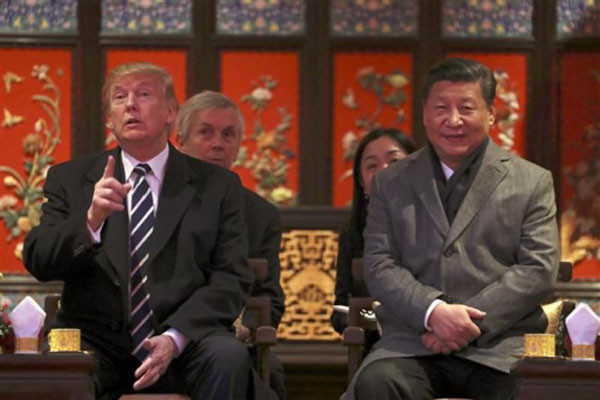 ▲ 지난 8일 저녁 트럼프 美대통령과 나란히 앉은 시진핑 中국가주석. ⓒ뉴시스. 무단전재 및 재배포 금지.