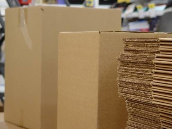 ▲ 전국 골판지상자 제조 중소기업 대표들이 10일 서울 여의도 중소기업중앙회에서 열린 '박스업계 생존권 사수 결의 대회 및 대토론회'에서 "불공정한 시장지배, 살인행위 중단하라" "인면수심 약탈행위, 박스업계 절망한다" 등 구호를 외치고 있다. ⓒ박스조합