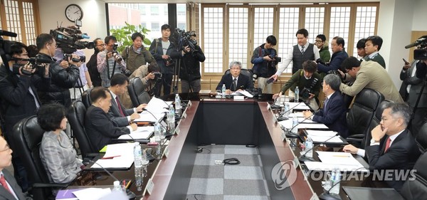 ▲ 13일 방송문화진흥회가 '김장겸 MBC사장 해임안'을 가결하기 위한 임시이사회를 열었다.ⓒ사진=연합뉴스.