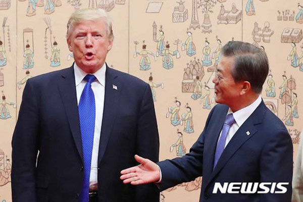 ▲ 지난 7일 방한 당시 트럼프 美대통령과 문재인 대통령. 트럼프 美대통령은 북한을 상당히 싫어하는 편이다. ⓒ뉴시스. 무단전재 및 재배포 금지.