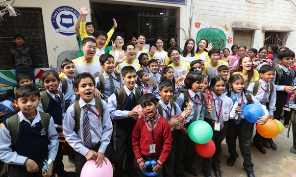 ▲ 아시아나항공은 인도 뉴델리에서 저소득층 어린이를 위한 '글로벌 사회공헌활동'을 전개했다고 14일 밝혔다.ⓒ아시아나항공