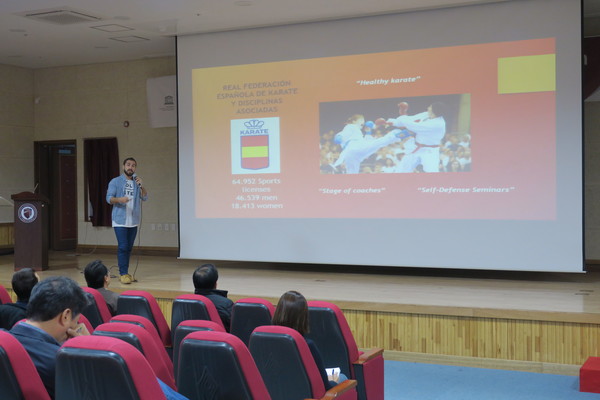 ▲ 한국교통대학교가 15일 세계무술아카데미 ‘젊은 전문가 무예연구 프로그램’ 수료식을 가졌다.ⓒ한국교통대