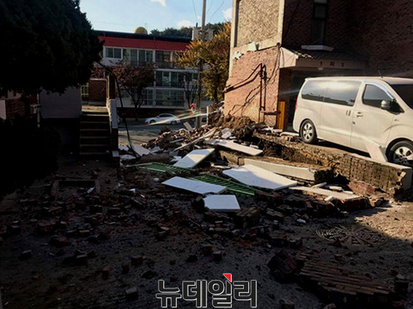 ▲ 경북 포항시 북구  6km지역에서 15일 오후 2시 29분경 규모 5.5 지진 발생에 이어 포항북구 북쪽 7km과 6km 지역에서도 규모 3.6의 여진이 잇달아 발생했다.ⓒ뉴데일리