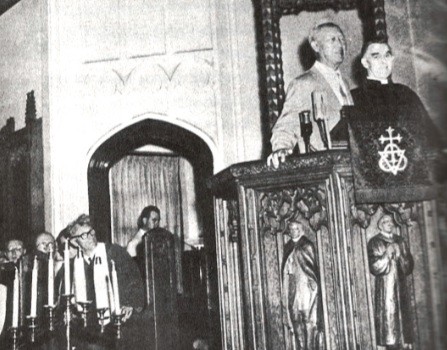 ▲ 유학시절부터 다닌 워싱턴의 펀드리 교회에서 특별예배. 이승만 옆에 평생동지 해리스 목사.