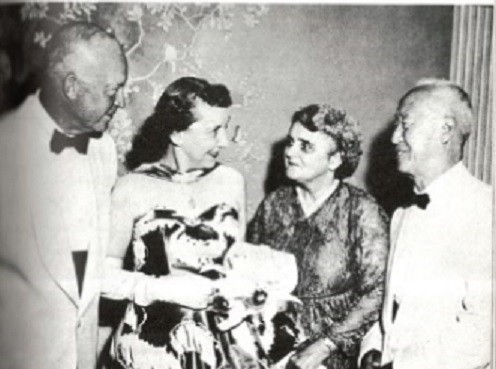 ▲ 아이젠하워는 특별히 이승만대통령 부부를 백악관에서 하루밤 묵도록 환대하였다.