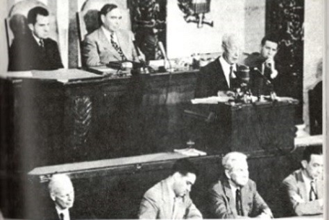 ▲ 닉슨 상원의장과 마틴 하원 의장 앞에서 연설하는 이승만 대통령.