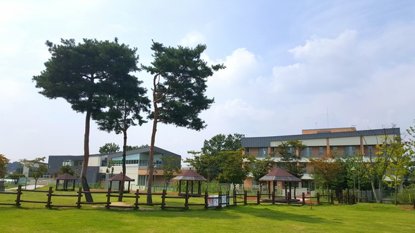 ▲ 충북 청주시 문암생태공원내 국제에코콤플렉스 전경.ⓒ청주시