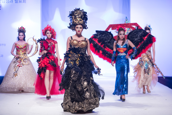 ▲ 수성대 뷰티스타일리스트과는 지난 21일 한국패션센터에서 500여명이 참석한 가운데 ‘수성뷰티페스티벌 뷰티서비스 전문가양성과정 학습성과 발표회’를 개최했다.ⓒ수성대