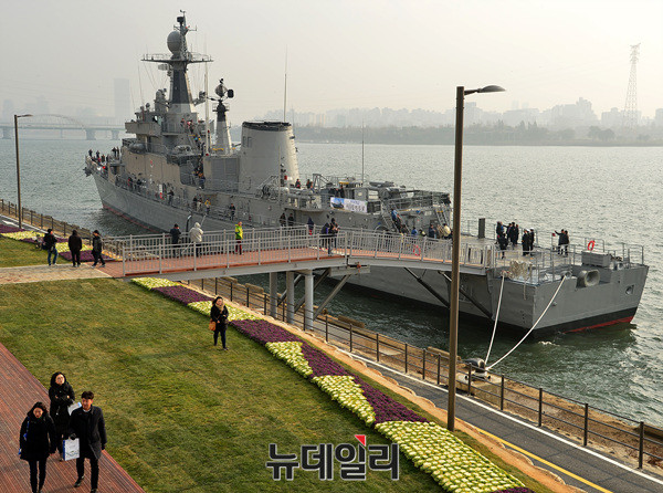 ▲ 22일 서울 망원한강지구에 '서울함 공원'이 개장했다.ⓒ뉴데일리 공준표 기자.