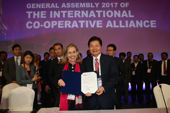 ▲ 협중앙회 김병원 회장은 국제협동조합연맹(ICA) 총회에서 '농업 가치 헌법 반영'을 호소했다. ⓒ 농협중앙회