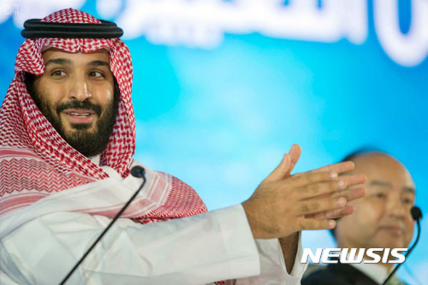 ▲ 자신의 사촌 등 왕족과 고위관료들을 구금한 모하마브 빈 살만 사우디아라비아 왕세자. ⓒ뉴시스-AP. 무단전재 및 재배포 금지.