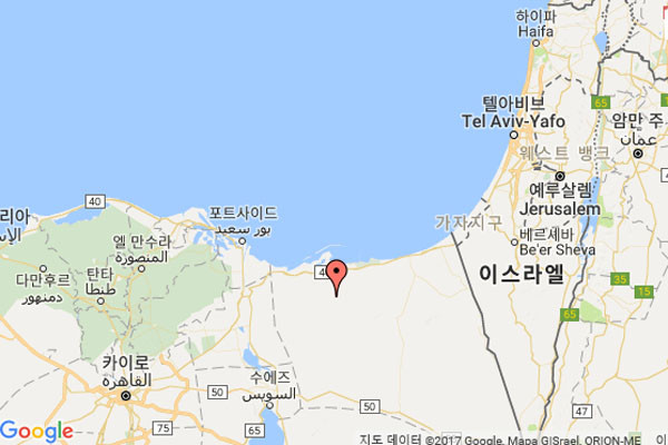 ▲ 테러가 발생한 지점. 시나이 반도 북부로, 이곳에서 활동하는 이슬람 테러조직은 이집트 군인과 경찰, 민간인뿐만 아니라 이스라엘, 팔레스타인 지역에도 테러를 가하고 있다고 한다. ⓒ타임 오브 이스라엘 관련보도 화면캡쳐-구글 어스.