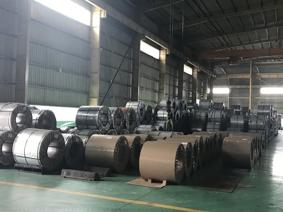 ▲ 미얀마포스코강판에서 생산된 컬러강판ⓒ포스코그룹