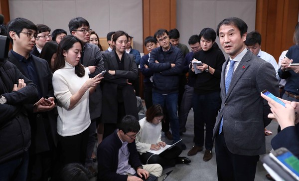 ▲ 한병도 신임 정무수석이 28일 기자들과 만나고 있다. ⓒ뉴시스