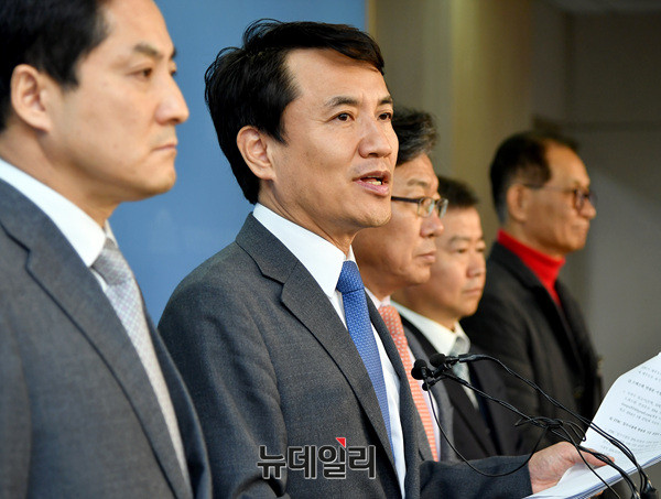 ▲ 왼쪽부터 박대출, 김진태, 윤상직 자유한국당 의원 ⓒ 뉴데일리 공준표