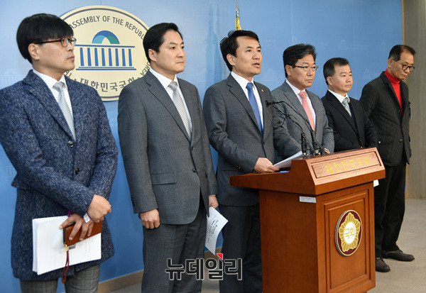 ▲ 왼쪽부터 박대출, 김진태, 윤상직 자유한국당 의원 ⓒ 뉴데일리 공준표