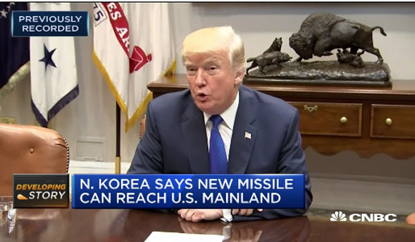 ▲ 美CNBC뉴스는 "트럼프 대통령이 시진핑 中국가주석과의 전화통화에서 대북석유공급 전면중단을 요구했다"고 보도했다. 사진은 美백악관에서 북한 '화성-15형' 발사에 대응한 조치를 예고하는 트럼프 美대통령. ⓒ美CNBC 관련보도 화면캡쳐.