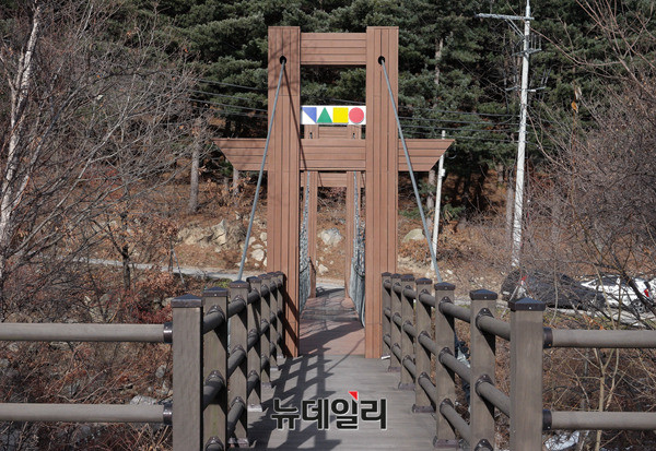 ▲ 화천감성마을 문제대책위원회가 이외수의 폭언 논란과 막말 행태를 비판하며 발표한 성명서. ⓒ뉴데일리 정상윤 사진기자