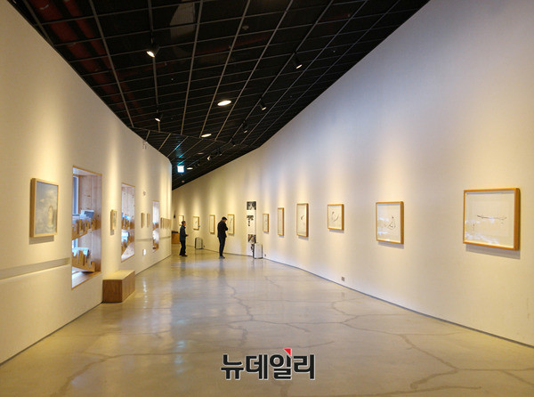 ▲ 화천감성마을 문제대책위원회가 이외수의 폭언 논란과 막말 행태를 비판하며 발표한 성명서. ⓒ뉴데일리 정상윤 사진기자