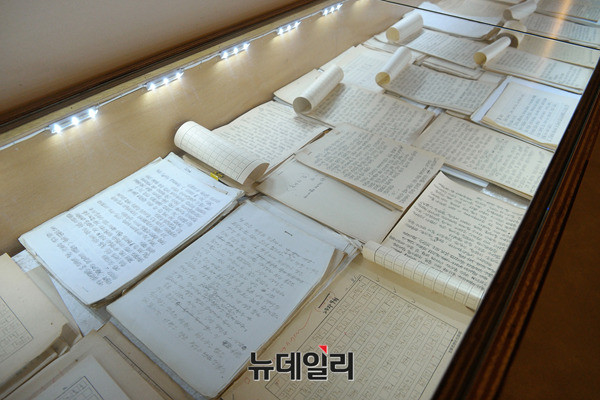 ▲ 화천감성마을 문제대책위원회가 이외수의 폭언 논란과 막말 행태를 비판하며 발표한 성명서. ⓒ뉴데일리 정상윤 사진기자