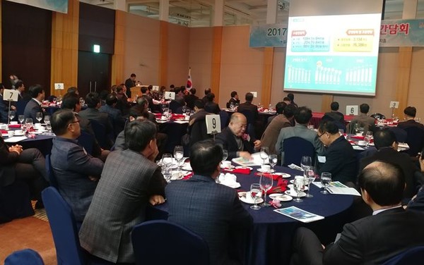 ▲ 충북 청주시가 30일 그랜드플라자 청주호텔에서 ‘2017 청주시 투자기업 CEO 간담회’를 가졌다.ⓒ청주시
