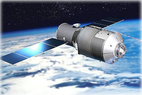 ▲ 현재 지구 상공을 돌면서 서서히 추락하고 있는 中우주정거장 '텐궁-1호'. 이르면 2017년 12월 늦으면 2018년 3월에 지구로 추락할 것이라고 한다. ⓒ中우주국 공개 일러스트-스페이스 닷컴 관련보도 화면캡쳐.