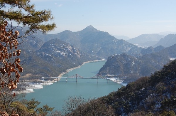 ▲ 청풍호 자드락길 제6구간 ‘괴곡성벽길’ⓒ제천시