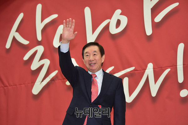 ▲ 자유한국당 김성태 의원이 5일 의원회관에서 시국토크콘서트 〈살아야 한다!〉를 열고, 12일 치러질 원내대표 경선 출마를 공식 선언했다. ⓒ뉴데일리 이종현 기자